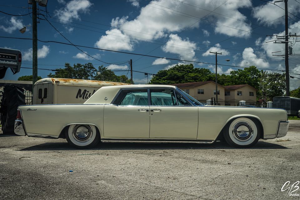 64LincolnContinential-10