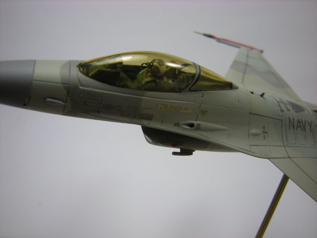 Amazon | 1/200 ホーガン M-シリーズ F-16D アメリカ空軍 18th