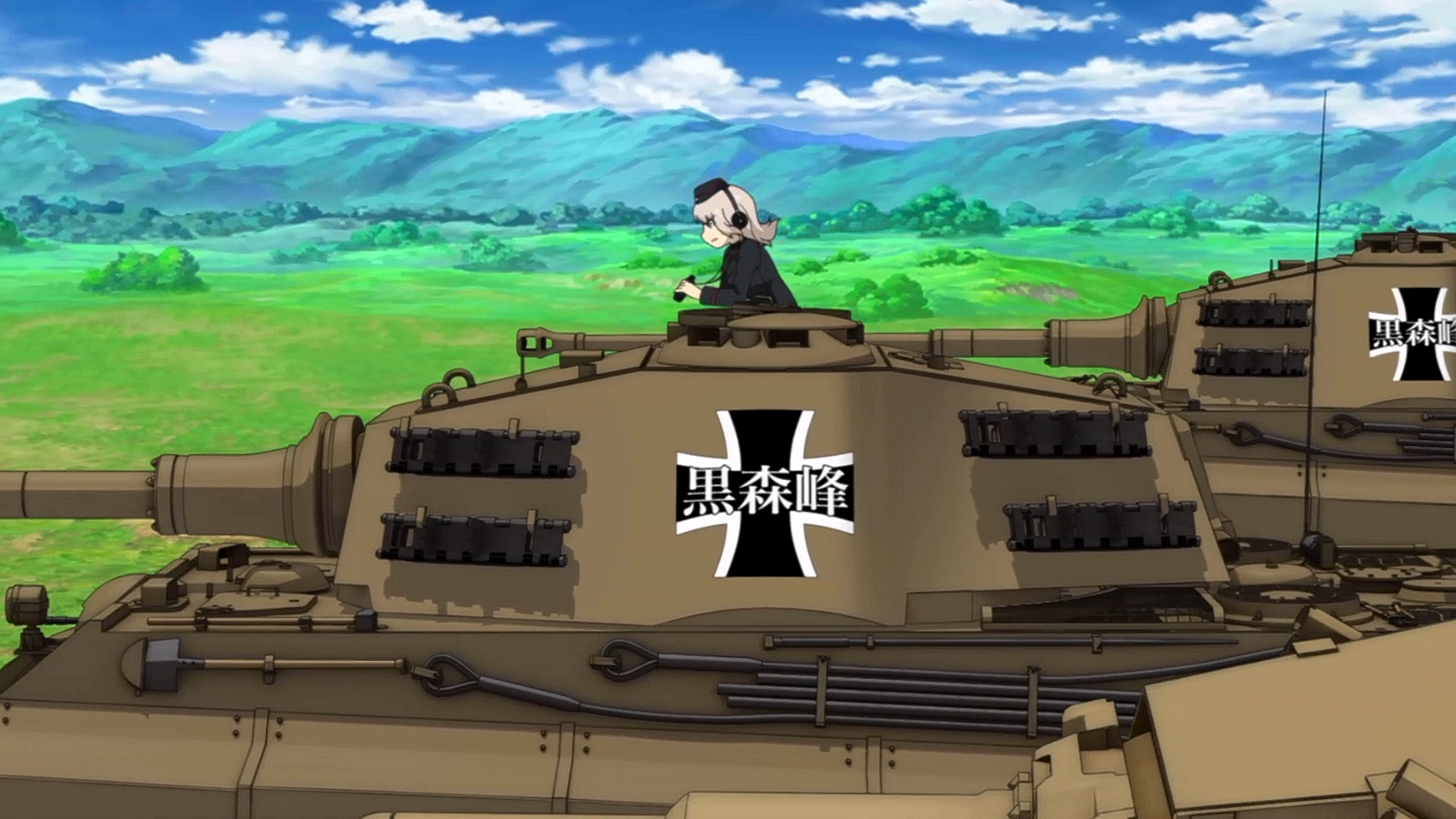 RC tanks anyone? Girls und Panzer King Tiger KT%20left