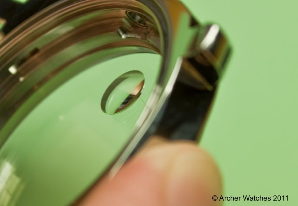 How to remove a cyclops (date magnifier) and compromise the water