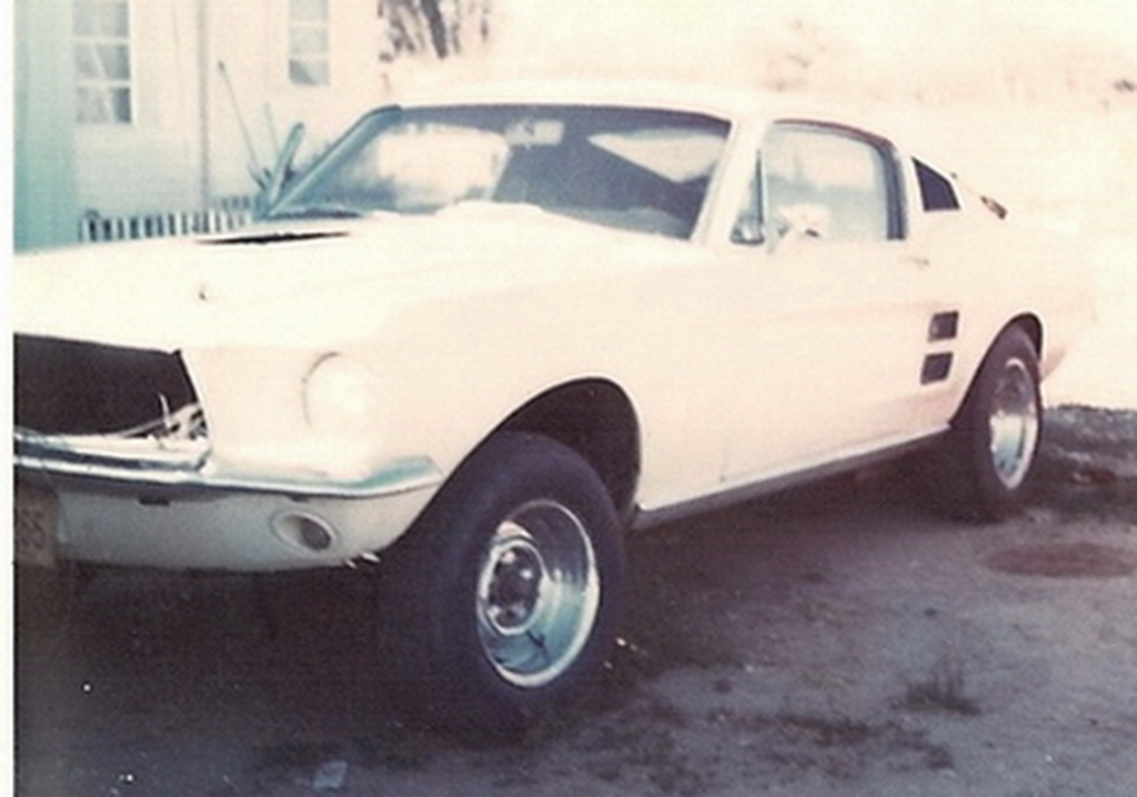 [Image: Richards1967Mustangfastback-427car2.png?...fit=bounds]