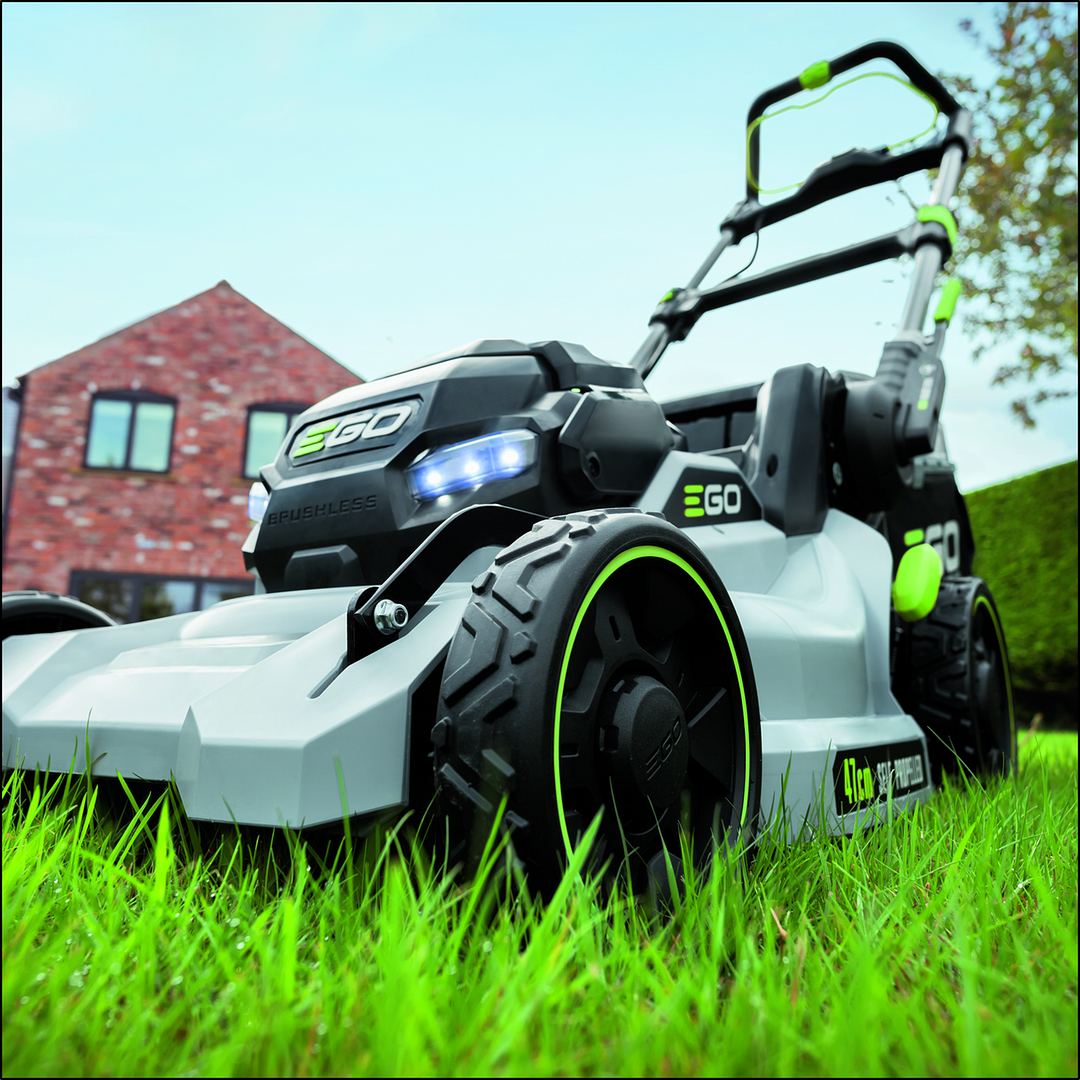 Ego LM1903E-SP 56V 5Ah Lithium Ion 47cm Self-Propelled Lawnmower Lawn