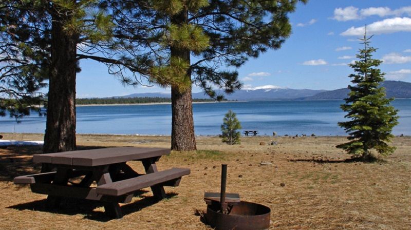 Eagle-Lake-Recreation-area-lassen_zpsyqitvybq