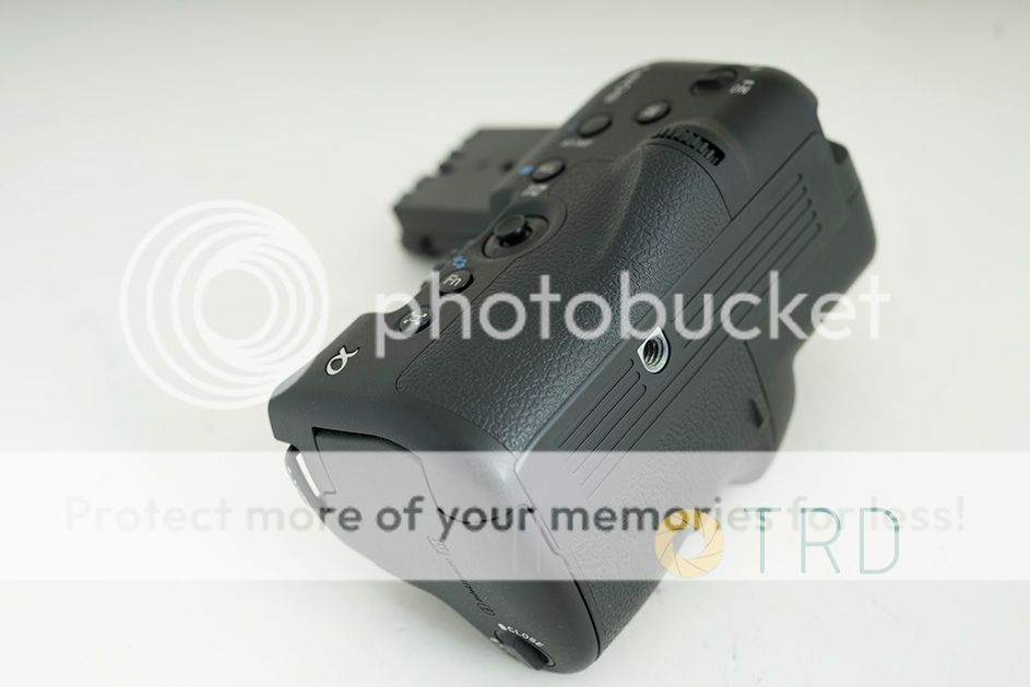 Sony VG-C77AM Vertical Grip for A77 I II, A99 I II