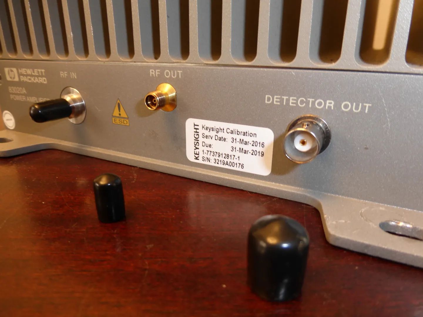 Agilent 83020A microwave amplifier