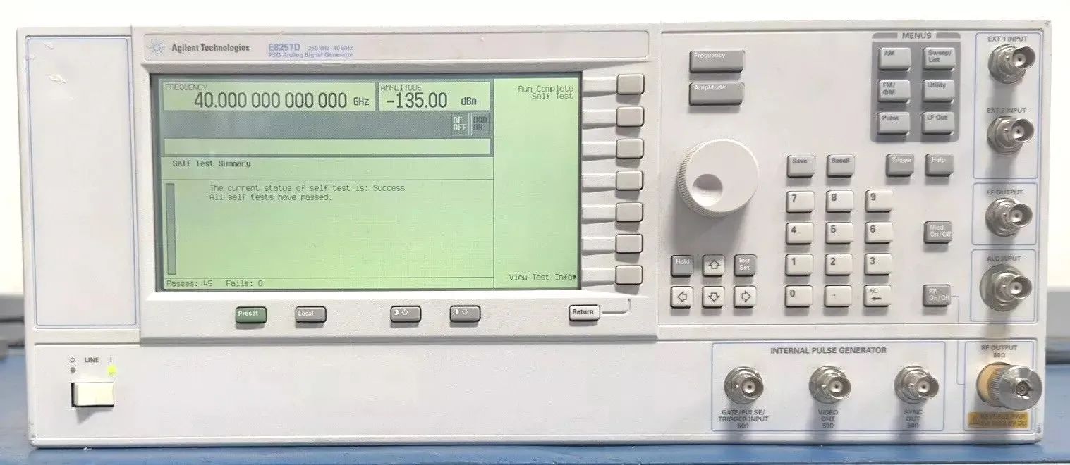 Keysight E8257D analog signal generator