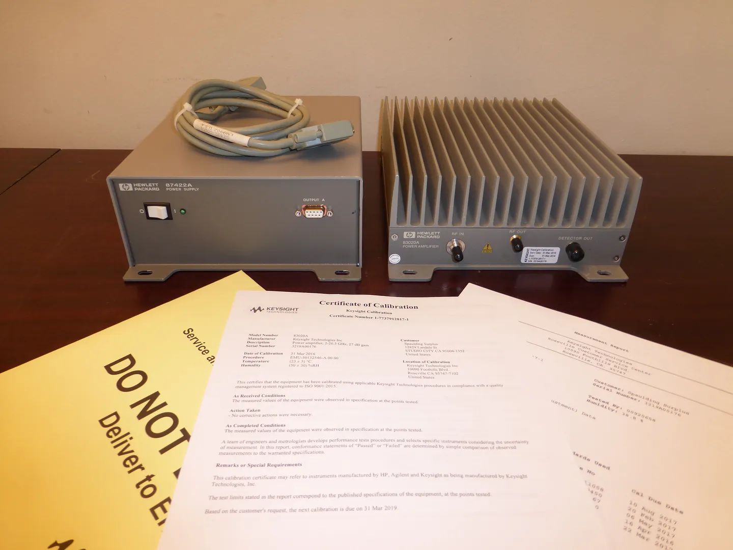 Agilent 83020A microwave amplifier