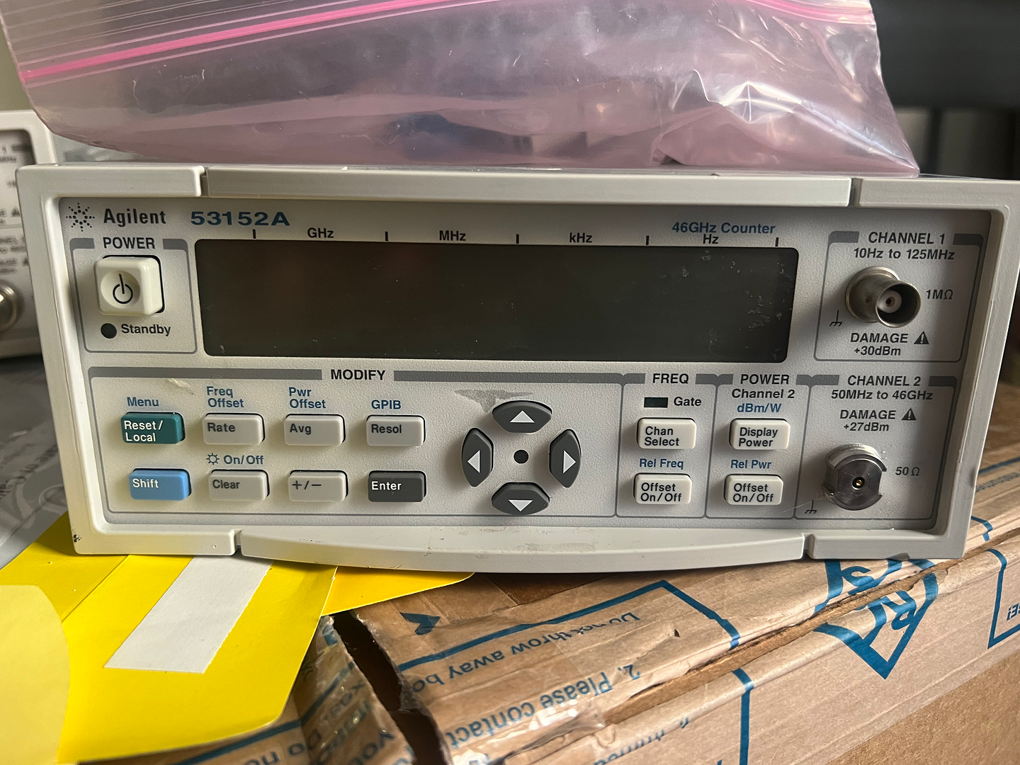 Agilent 53152A microwave frequency counter