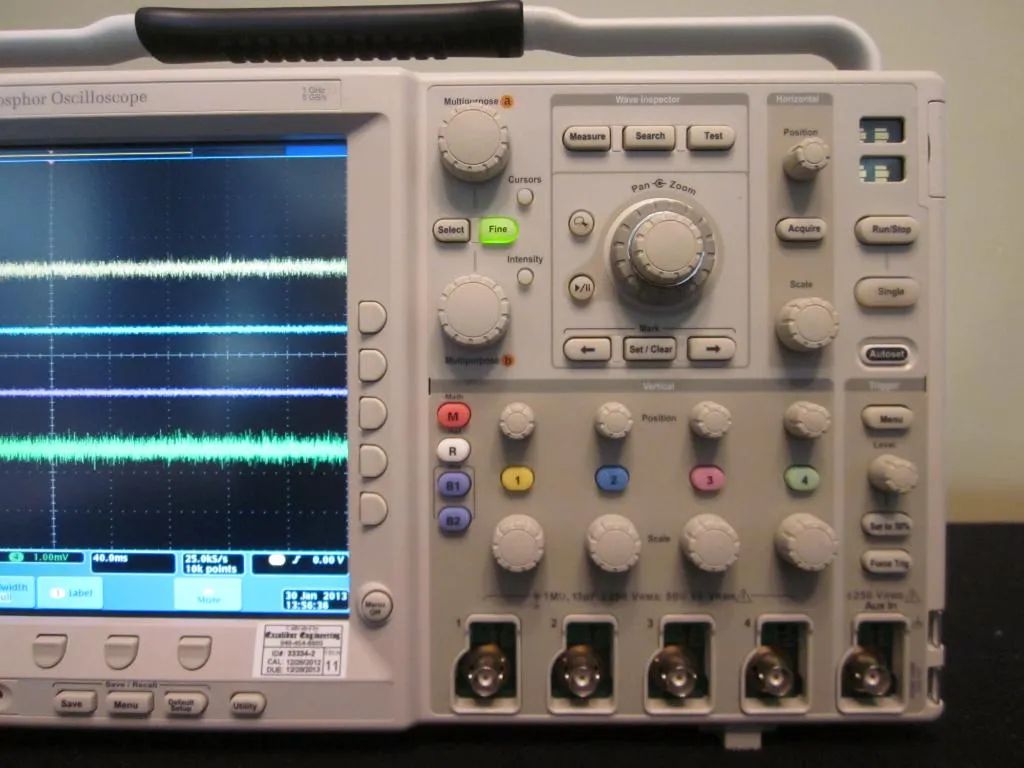 Tektronix DPO4104 digital oscilloscope