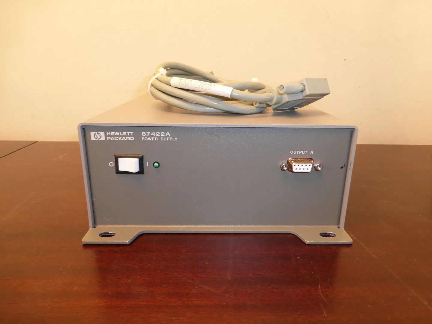 Agilent 83020A microwave amplifier