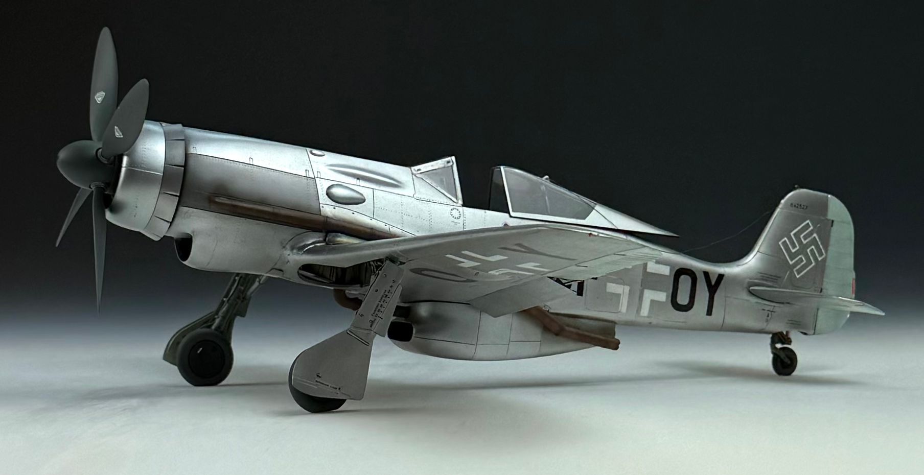 d842d70f-30dd-4540-a8e1-da208f44ad90.hei