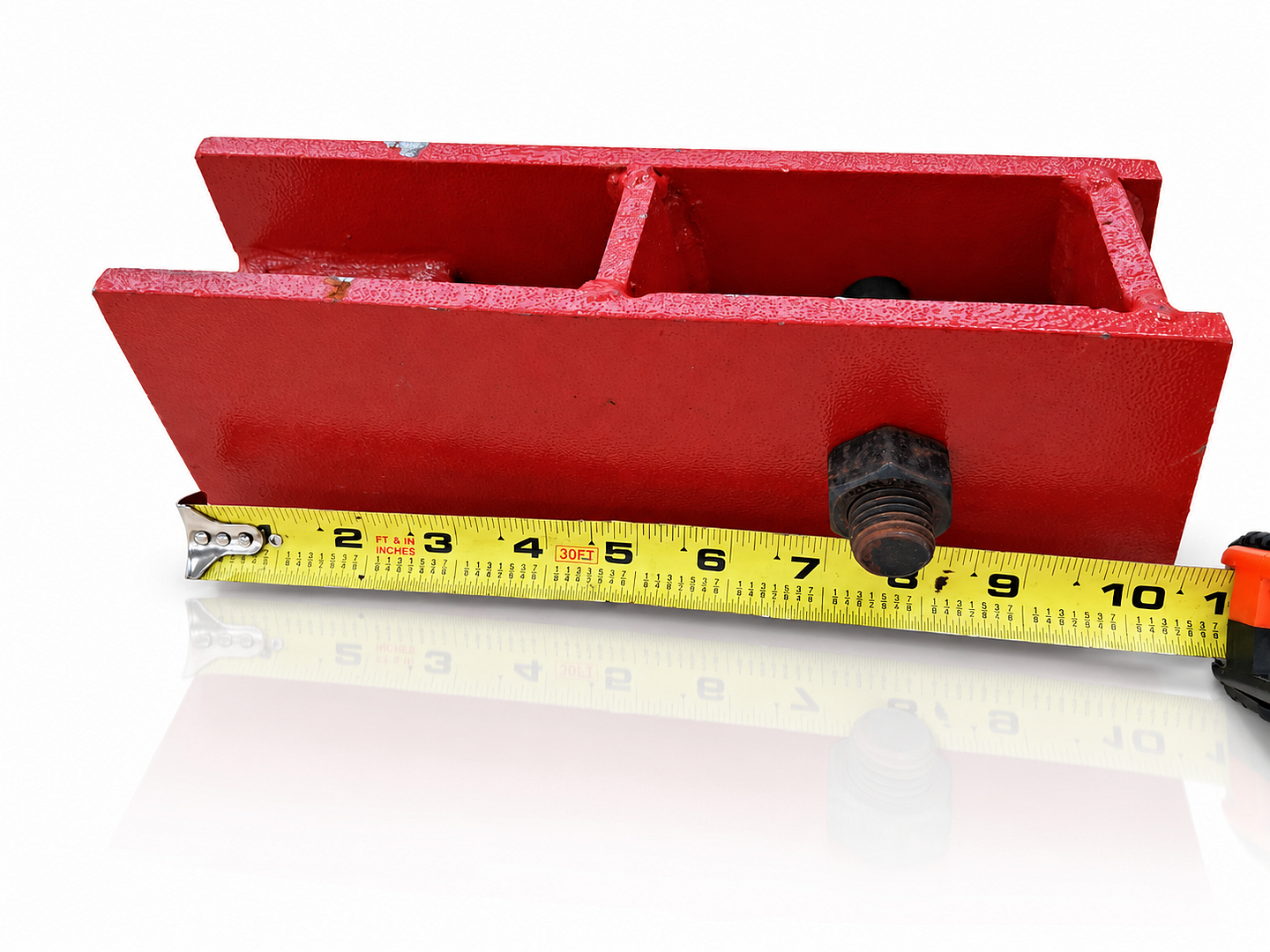 Red steel clamp with measuring tape - reference photo 3
