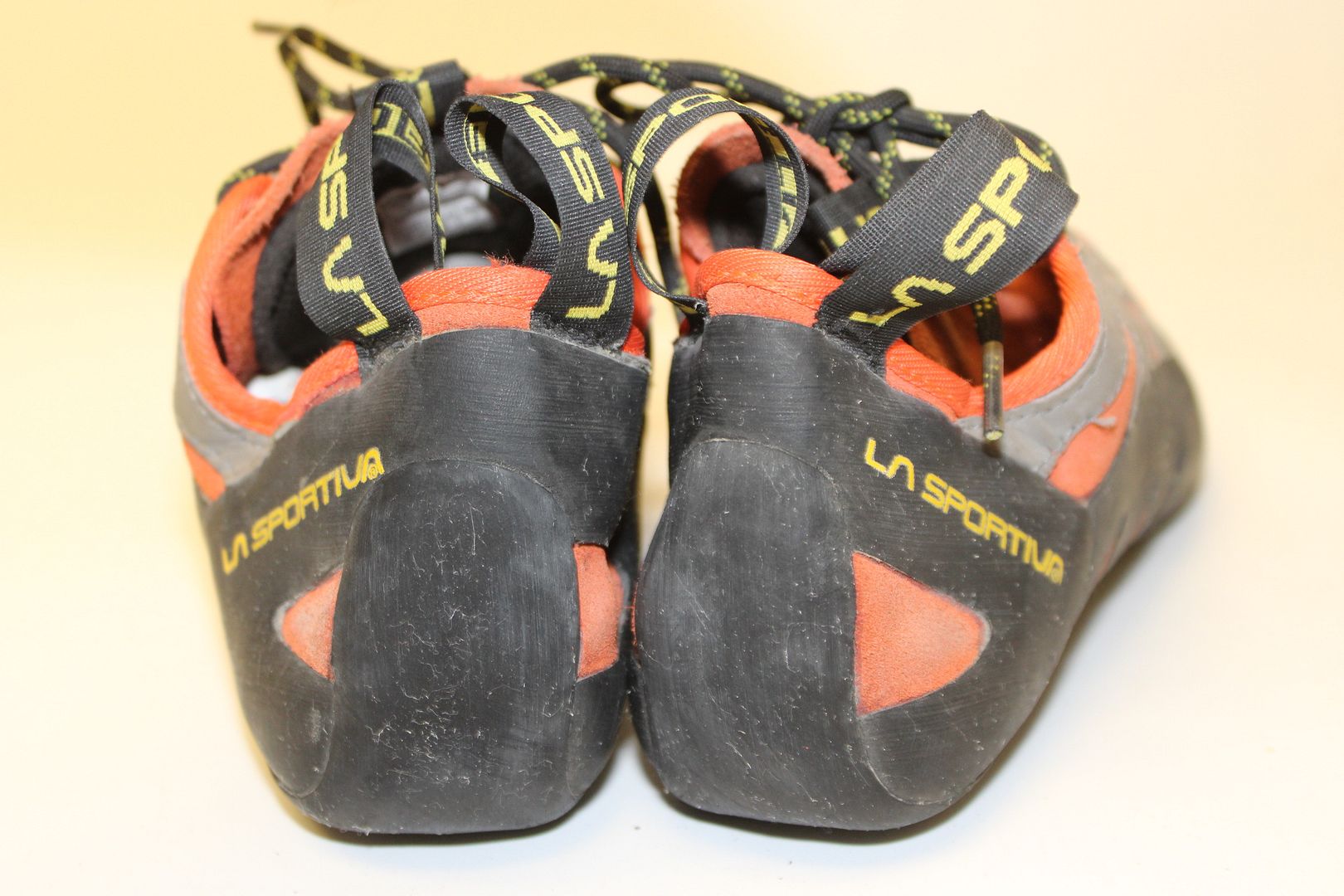 La Sportiva Tarantulace Mens Size 8 40.5 Orange Gray Suede  display picture 2