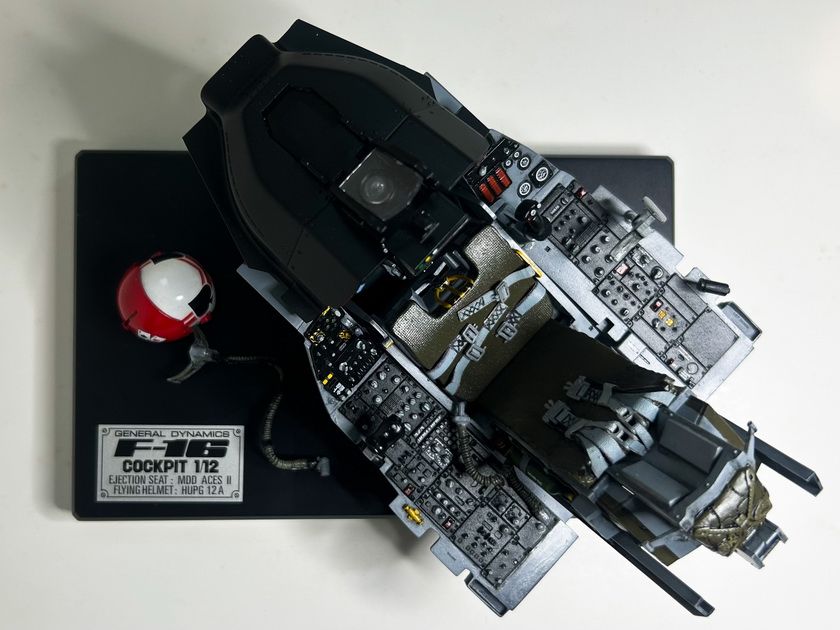 1/12 F-16A - Fighting Falcon - Cockpit