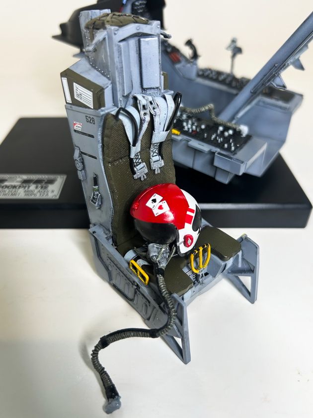 1/12 F-16A - Fighting Falcon - Cockpit