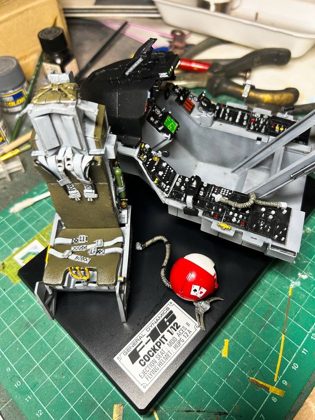 1/12 F-16A - Fighting Falcon - Cockpit