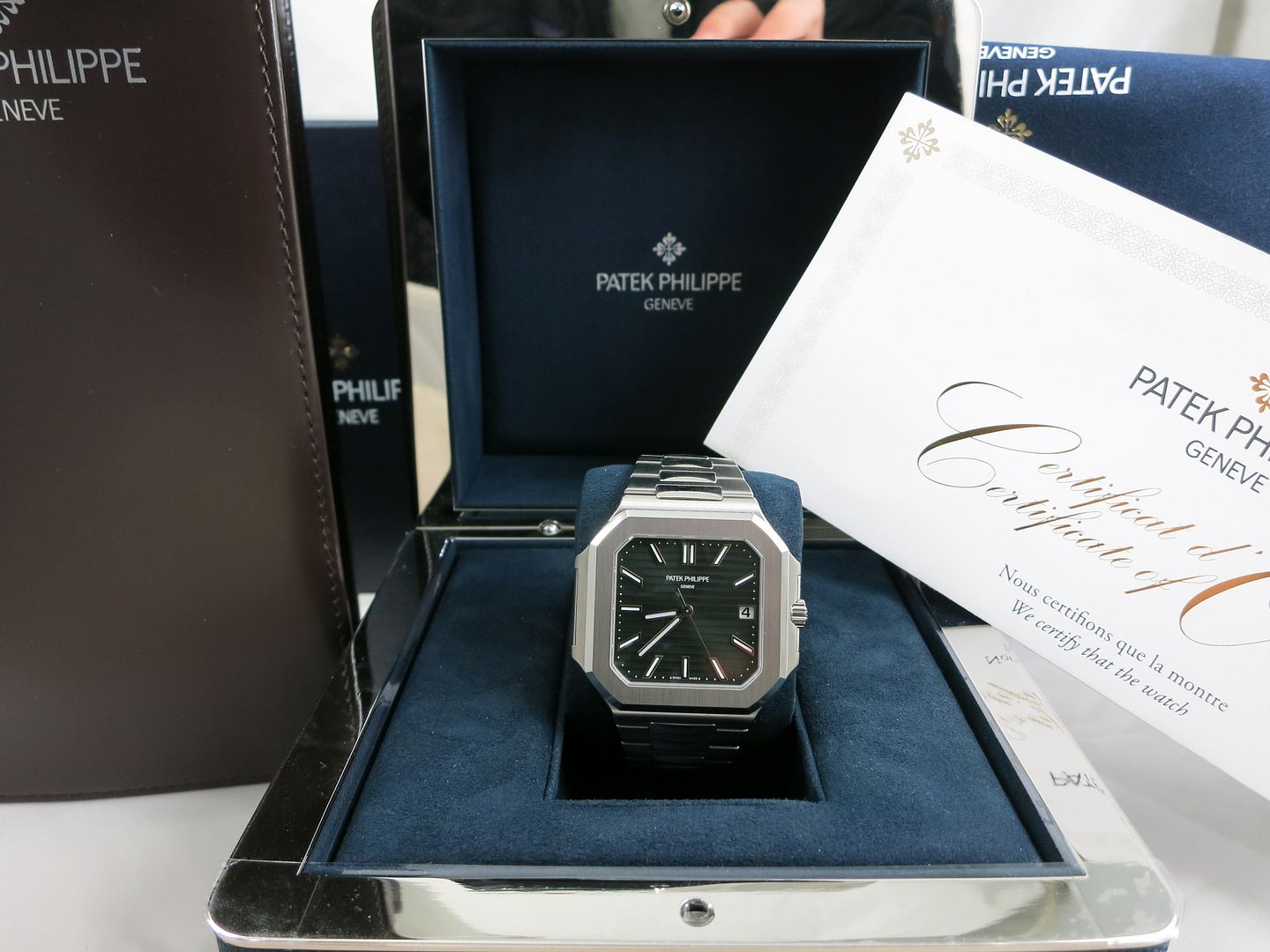 PATEK PHILIPPE 5821/1A CUBITUS GREEN DIAL COMPLETE UNWORN