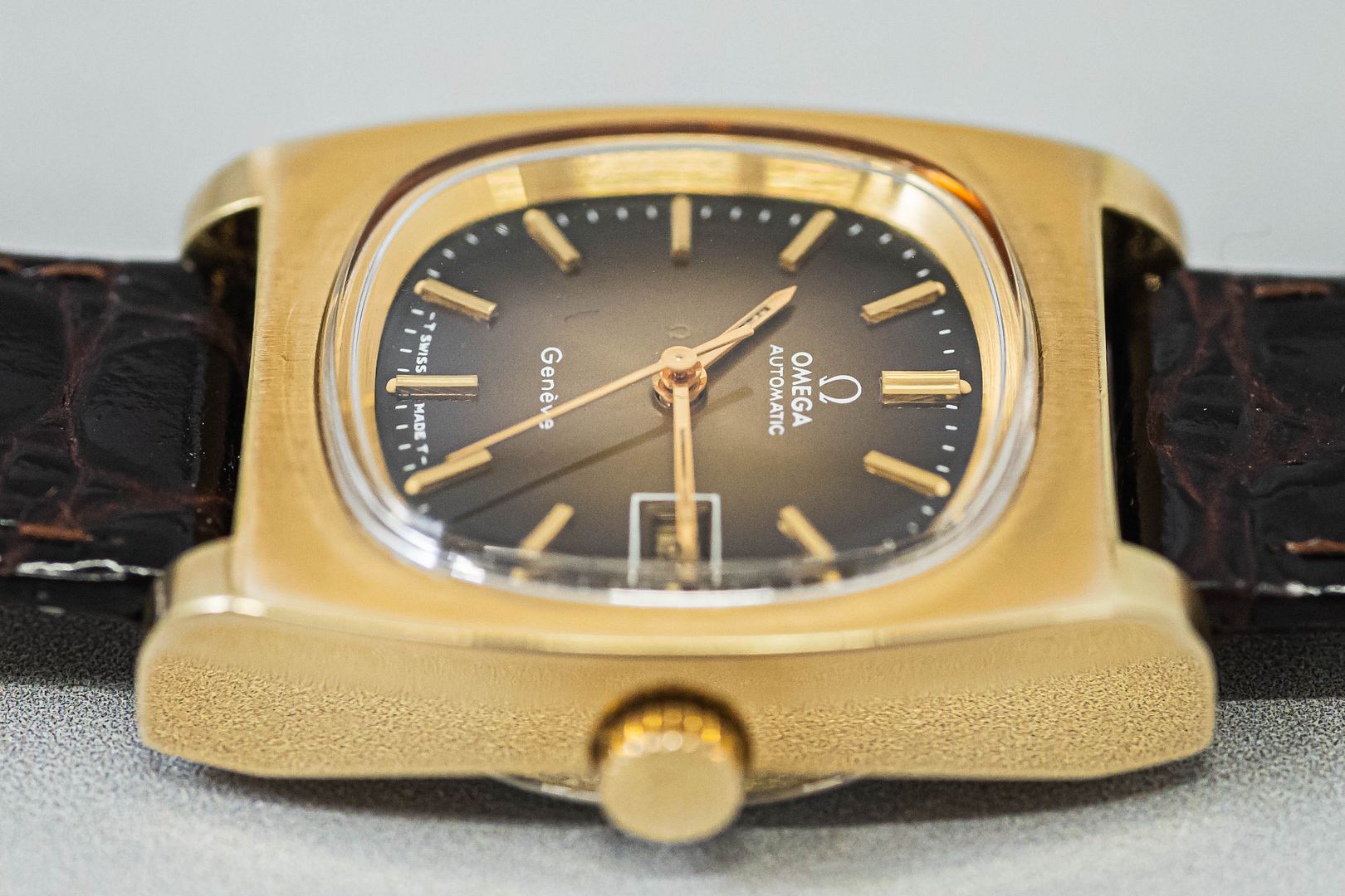 RARE *NEAR MINT* Vintage OMEGA Geneve Cal.684 Automatic Gold RARE *NEAR MINT* Vintage OMEGA Geneve Cal.684 Automatic Gold
