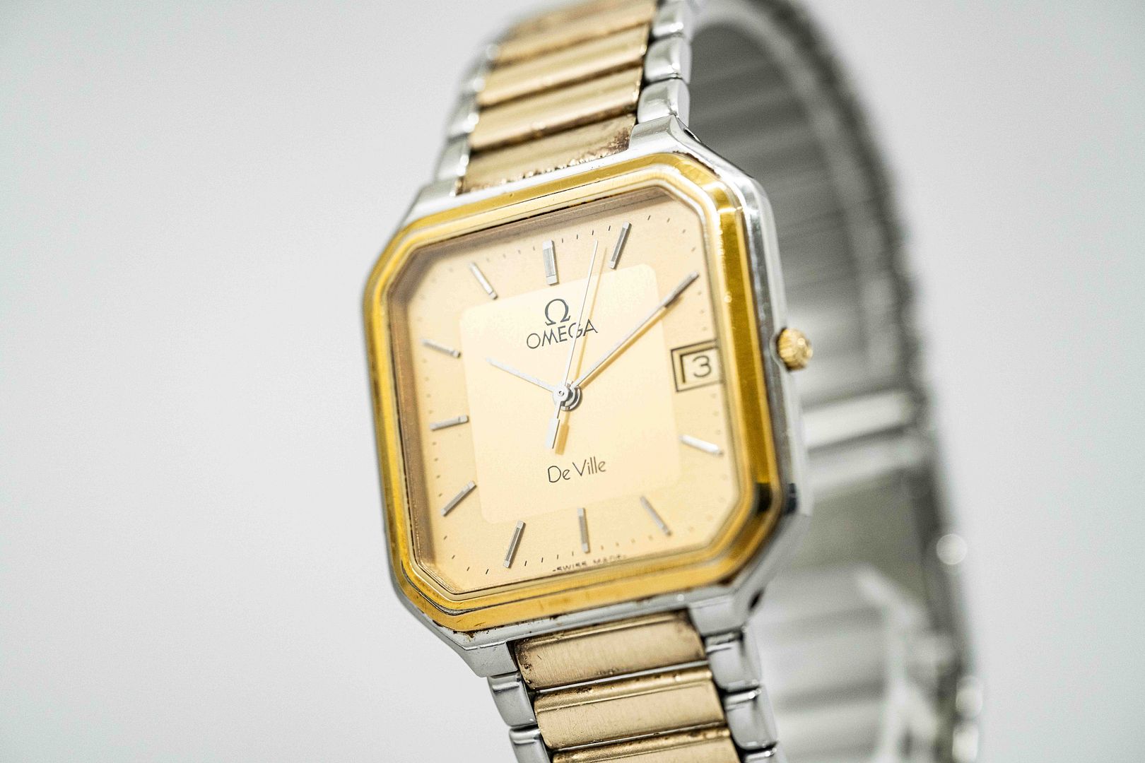 Exc+5* Vintage OMEGA De Ville Cal.1430 Quartz Gold Dial Exc+5* Vintage OMEGA De Ville Cal.1430 Quartz Gold Dial