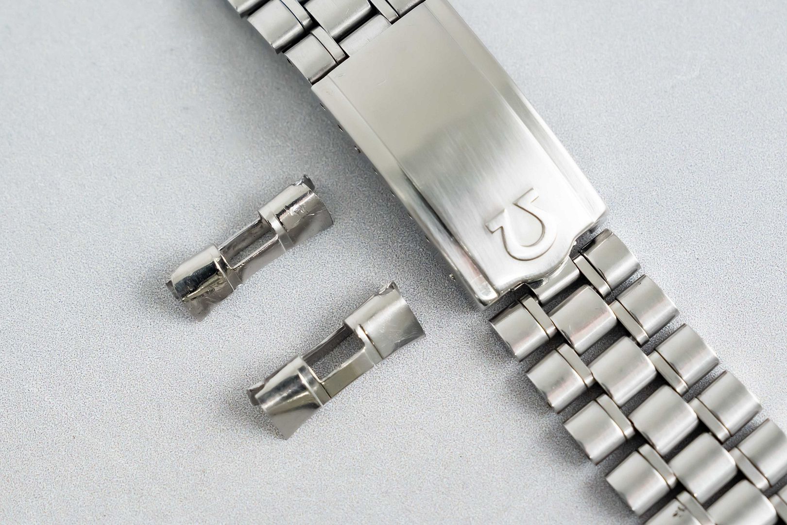 NEAR MINT w/526 End Link* Vintage OMEGA 1118 18mm Stainless Steel