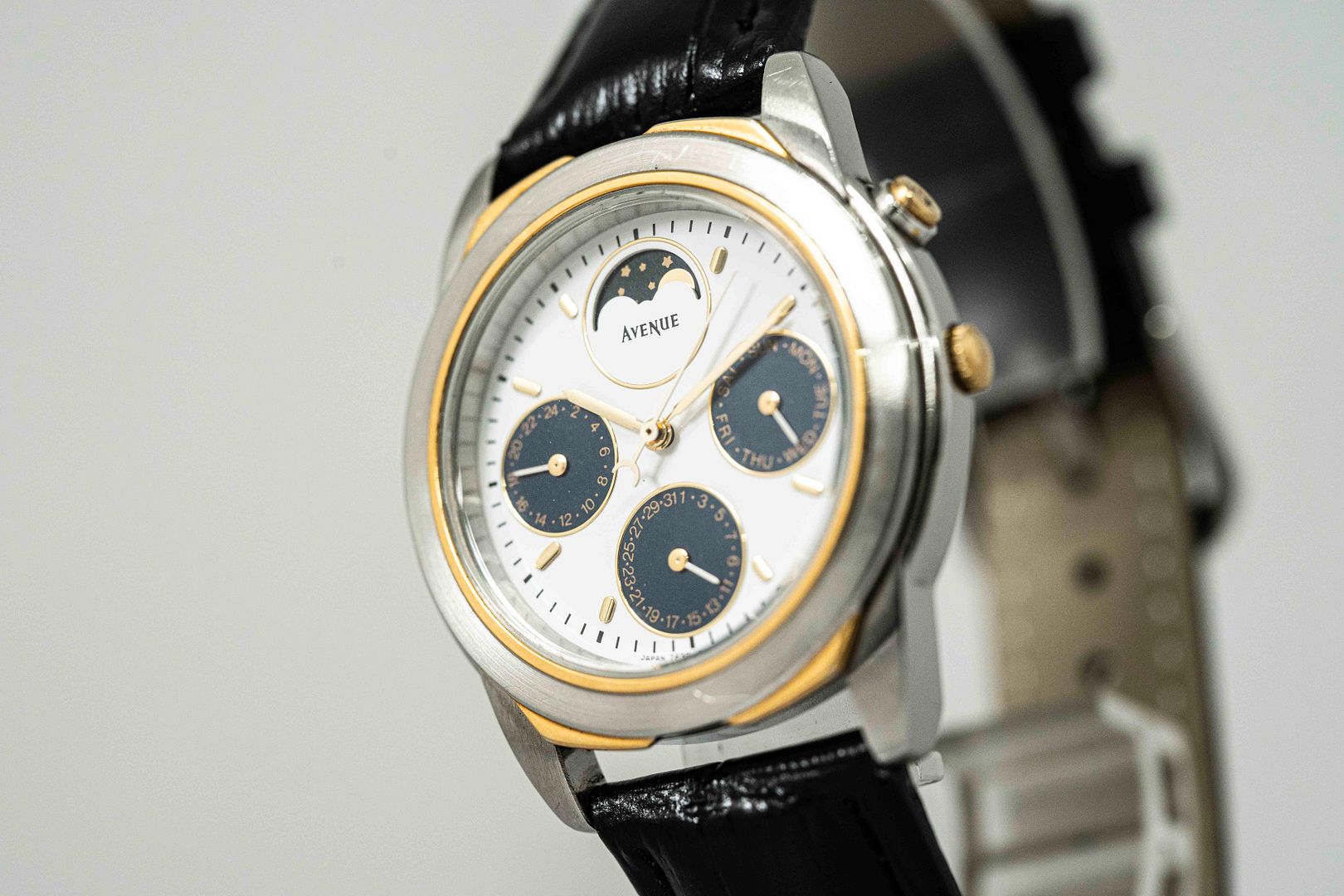 NEAR MINT* Vintage SEIKO AVENUE 7F39-6060 Quartz Moon Phase