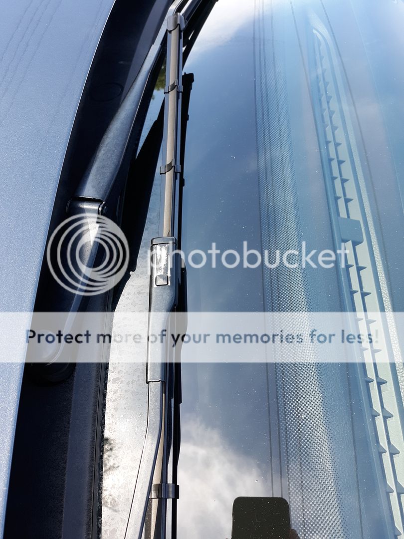 Why does my wiper blade look like this? VW Vortex Volkswagen Forum