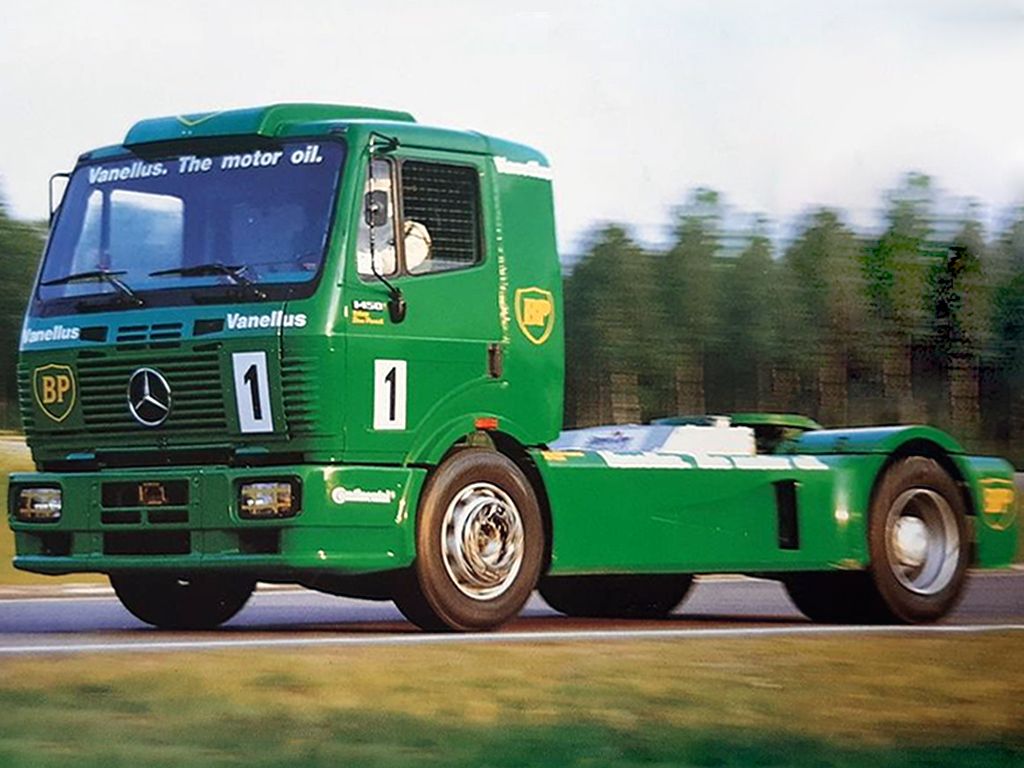 Mercedes 1450 LS racetruck "BP"