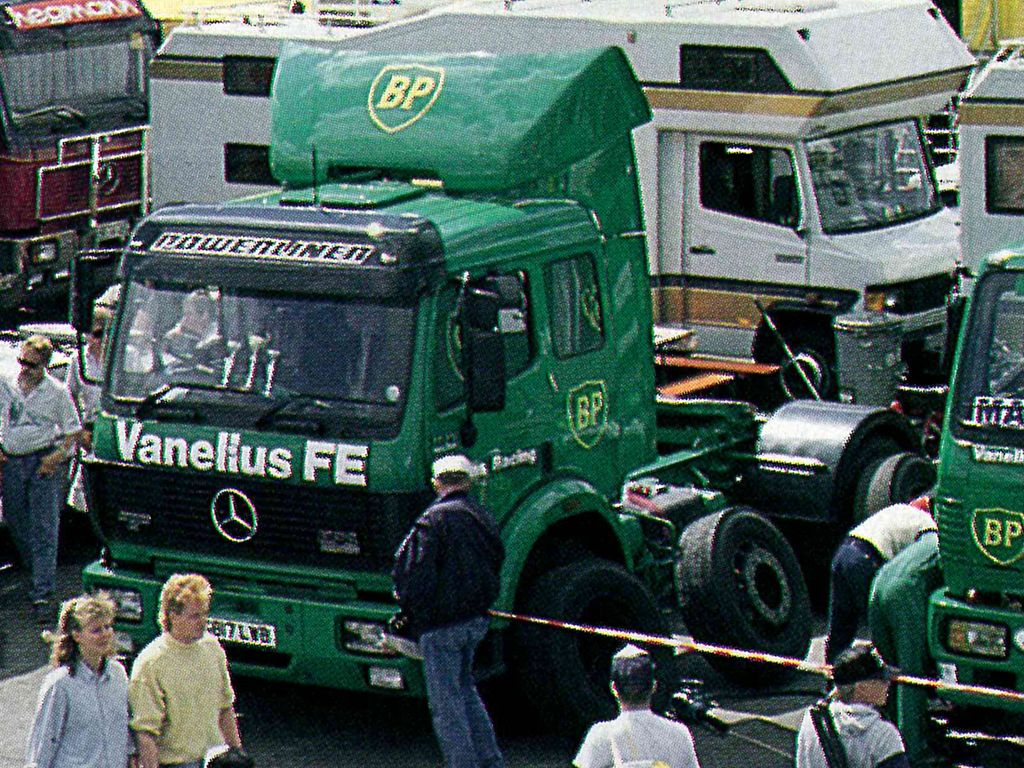 Mercedes SK 2648 racetransporter "BP"