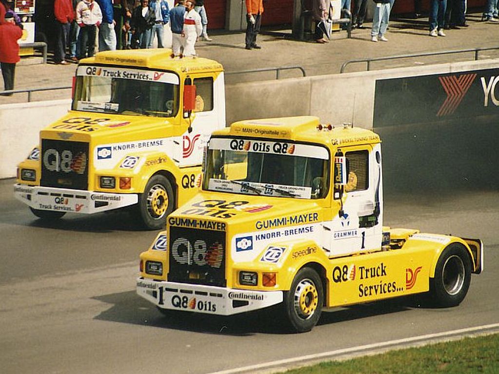 Phoenix-MAN 19.462 racetruck "Q8"