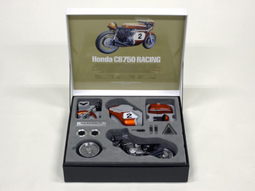 Honda CB750 Racing (Semi-Assembled Premium Model)