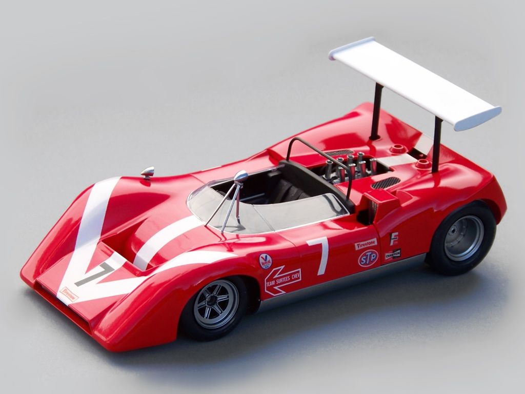 Tamiya 1/18 scale model kits - Lola T-160 TS - 1811