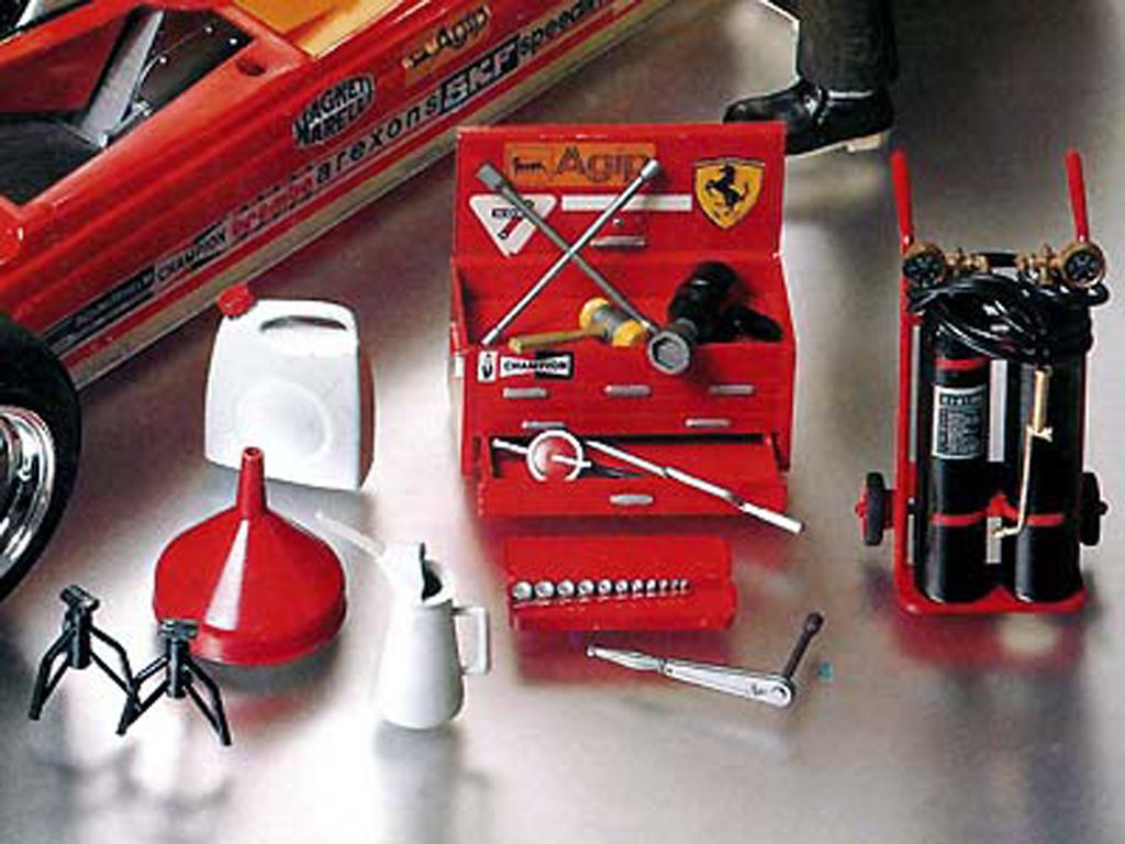 Motor racing team tool set