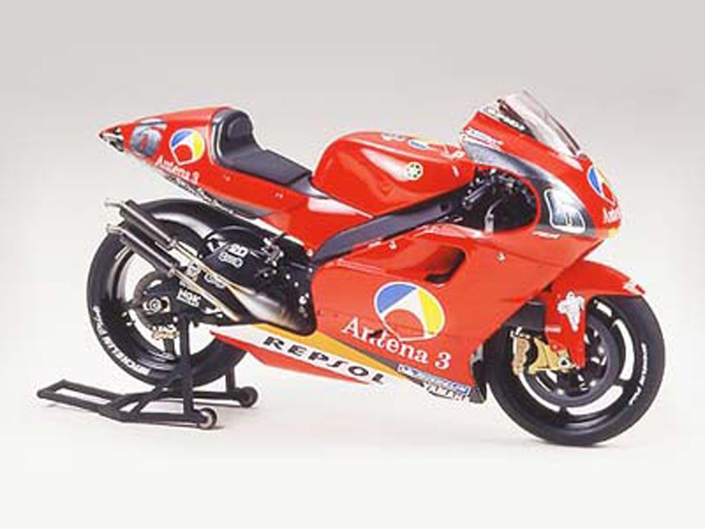 Yamaha D'Antin Antena 3 YZR500 '02