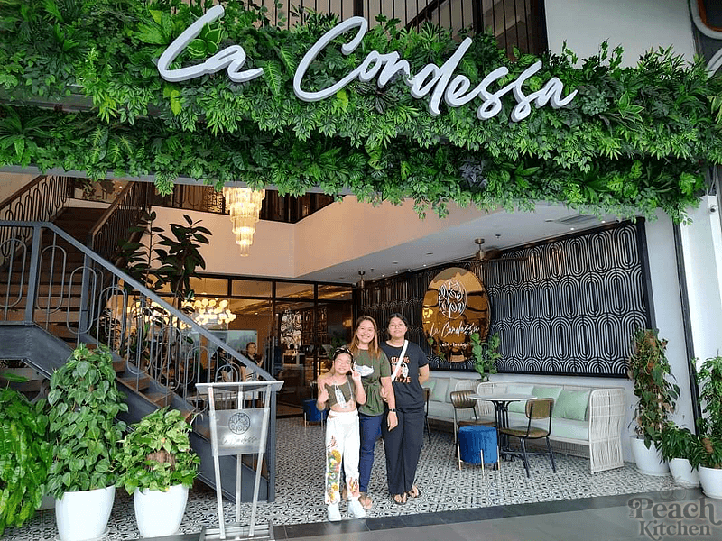 La Condessa Café + Lounge