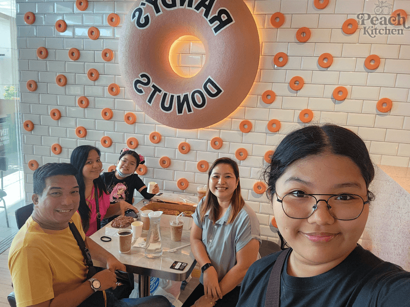 Randy's Donuts MOA