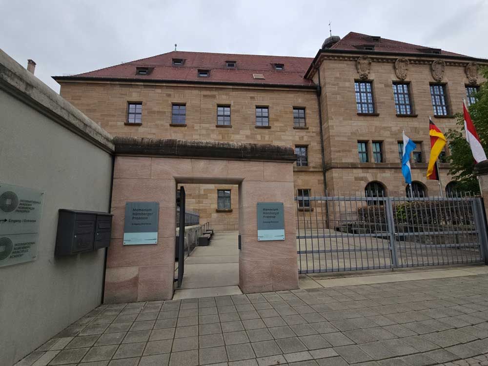 q24GA0426BV10.jpg