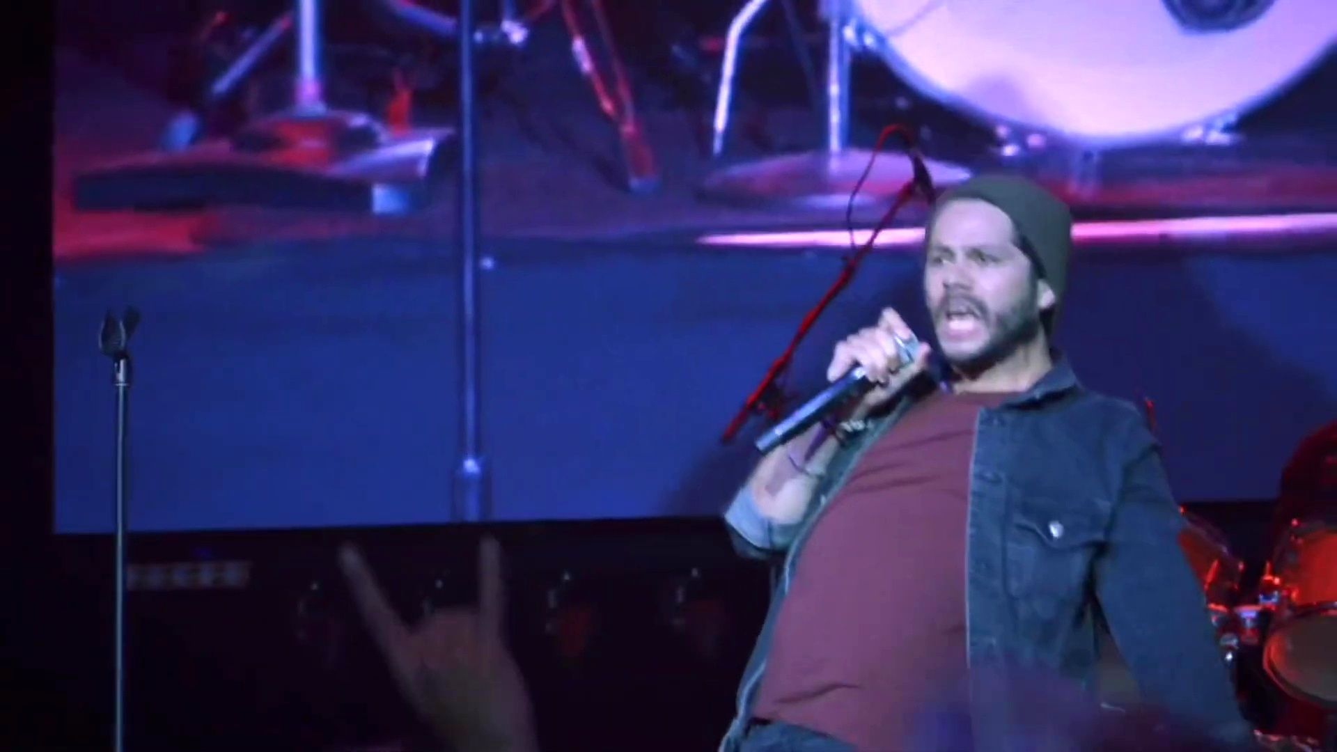 Dylan O'Brien Curb Your Enthusiasm s11e02