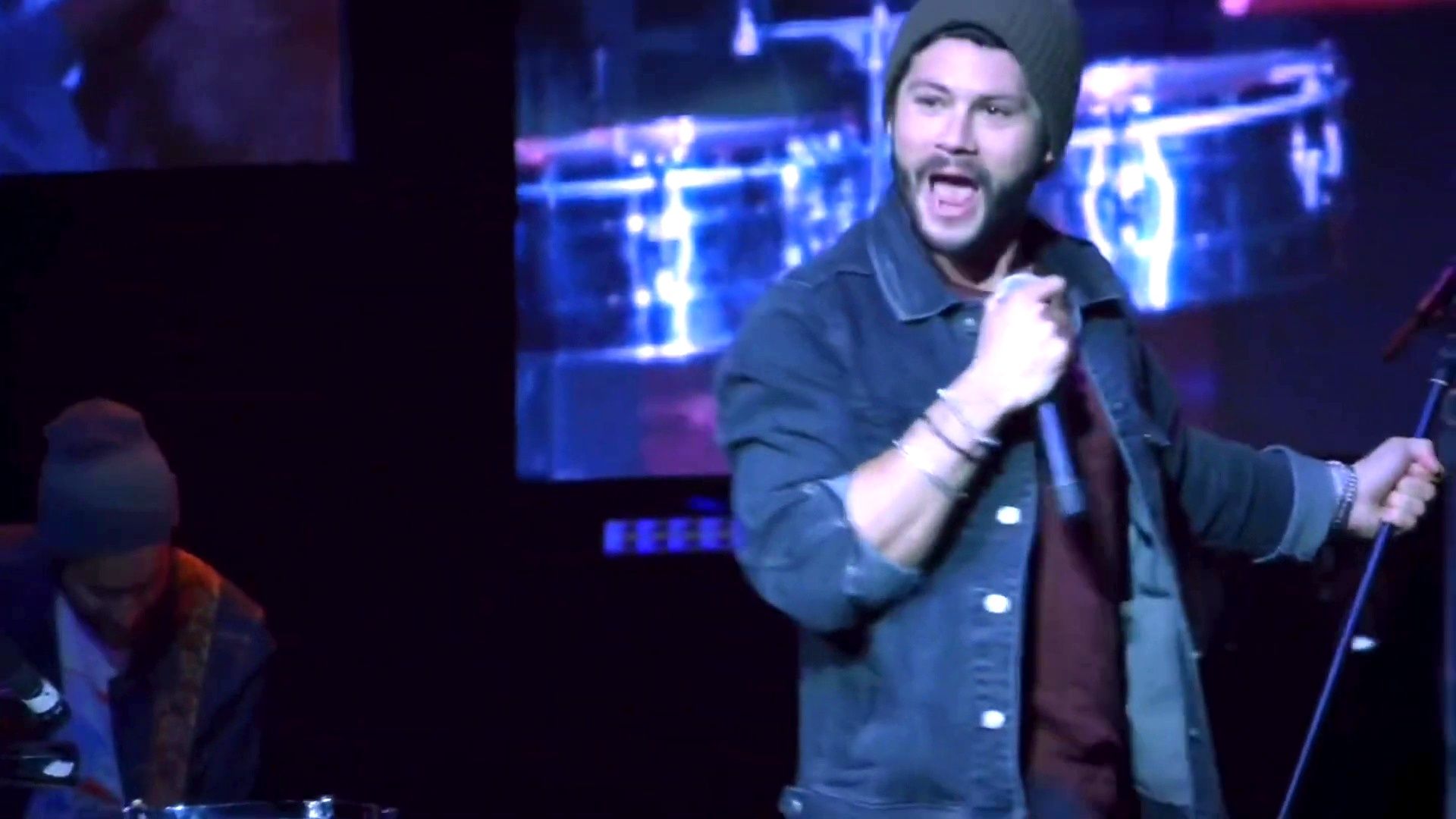 Dylan O'Brien Curb Your Enthusiasm s11e02