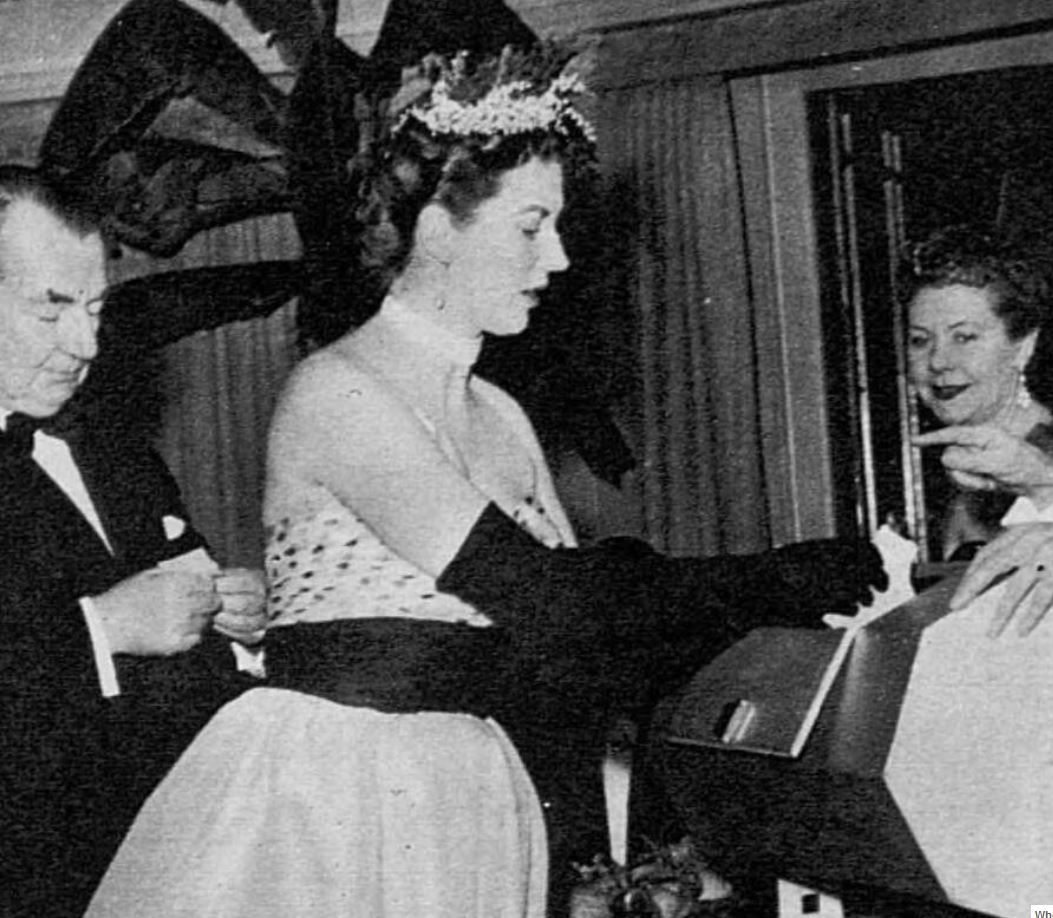1955_Sketch_9_Feb_tiara(1)