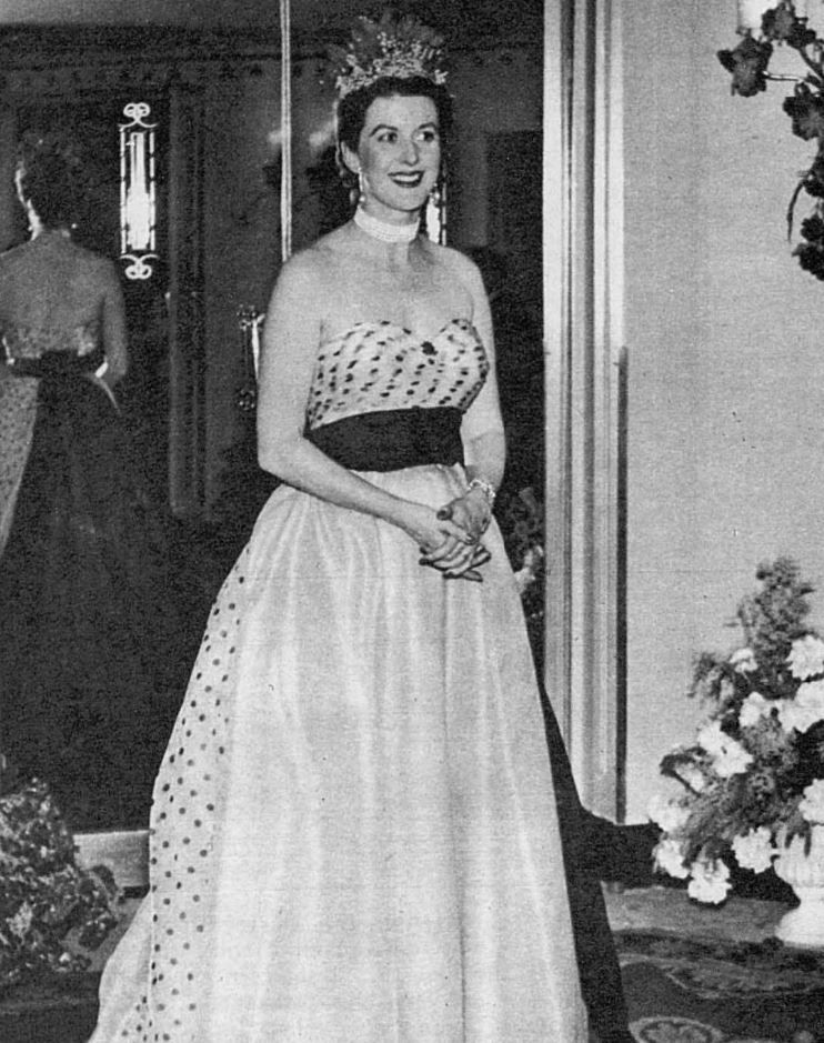 1955_Tatler_9_Feb_tiara(1)