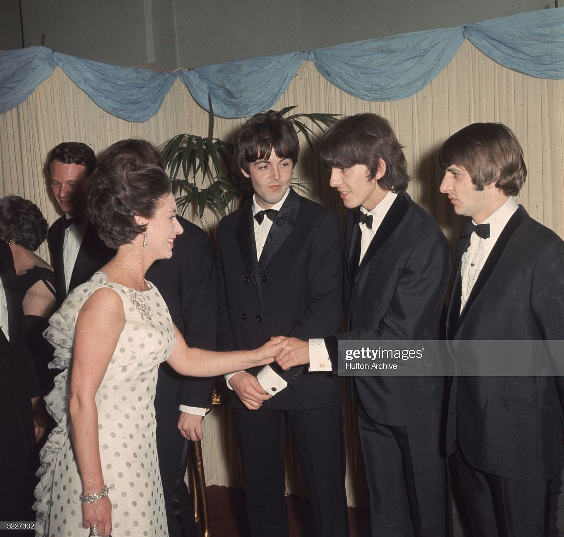 1965_29_July_gettyimages-3227302-large_diamond_bracelet_Beatles