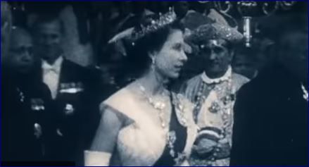 1953 tour Queen Mary's stomacher top at rear is QV's bow brooch