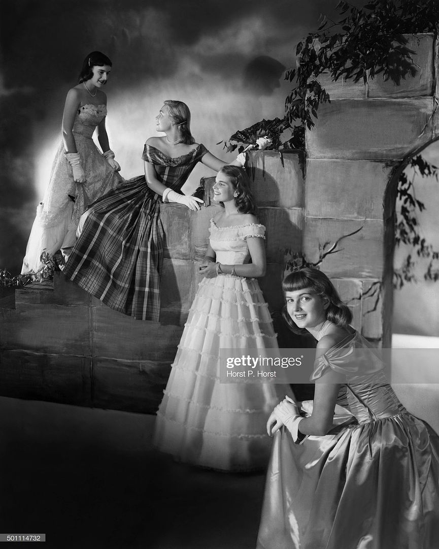 Virginia Leigh debutant 27 Oct 1947 NY gettyimages-501114732-2048x2048