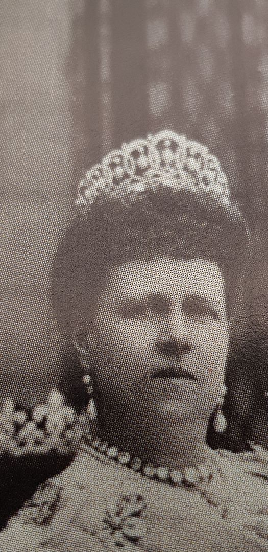 Grand_duchess_Marie_circles
