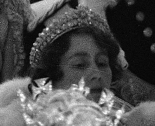 Lady_Rose_1937_wearing_sister_in_law's_tiara