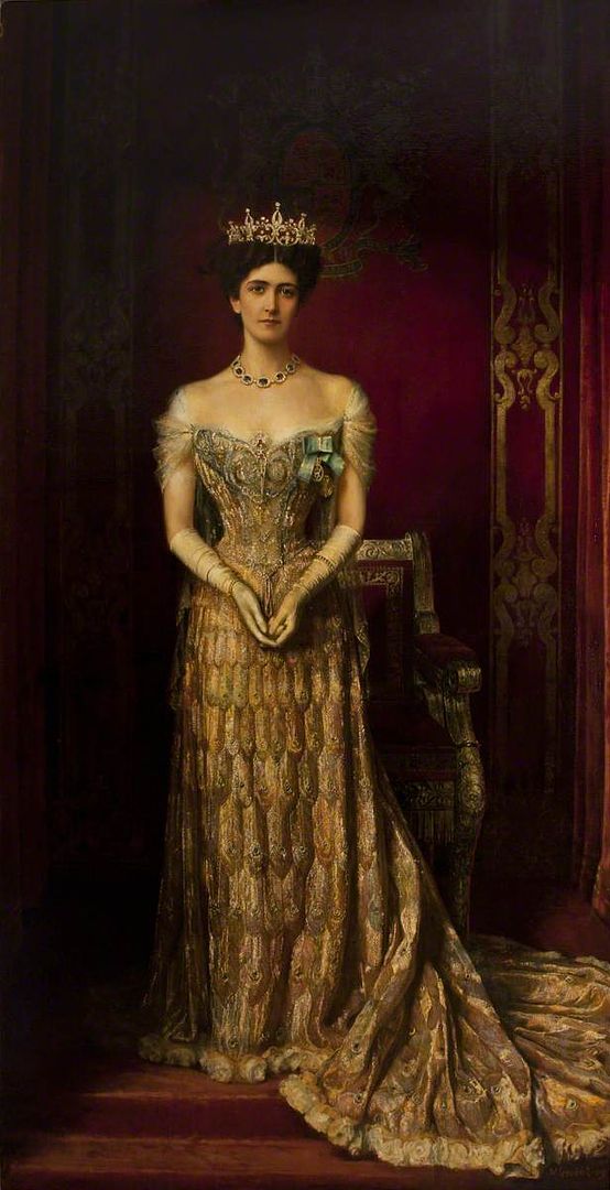 Mary_Leiter_Lady_Curzon_wearing_a_1903_gown_by_Jean_Philippe_Worth_William_Logsdail_1909_portrait