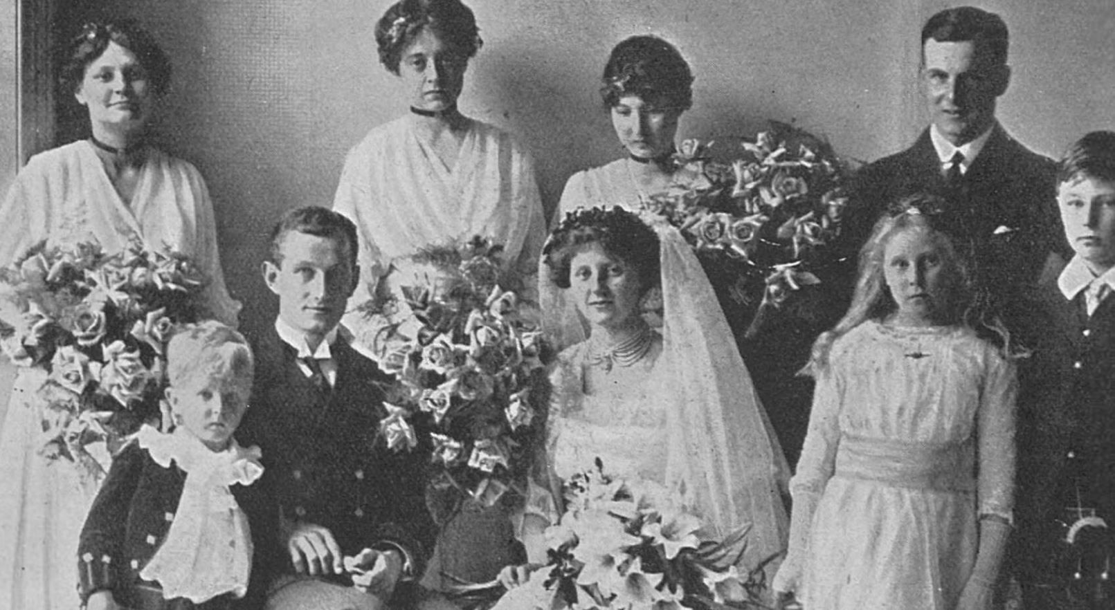 Sketch_10_May_1916_Meriel's_wedding_pearl_necklace(2)