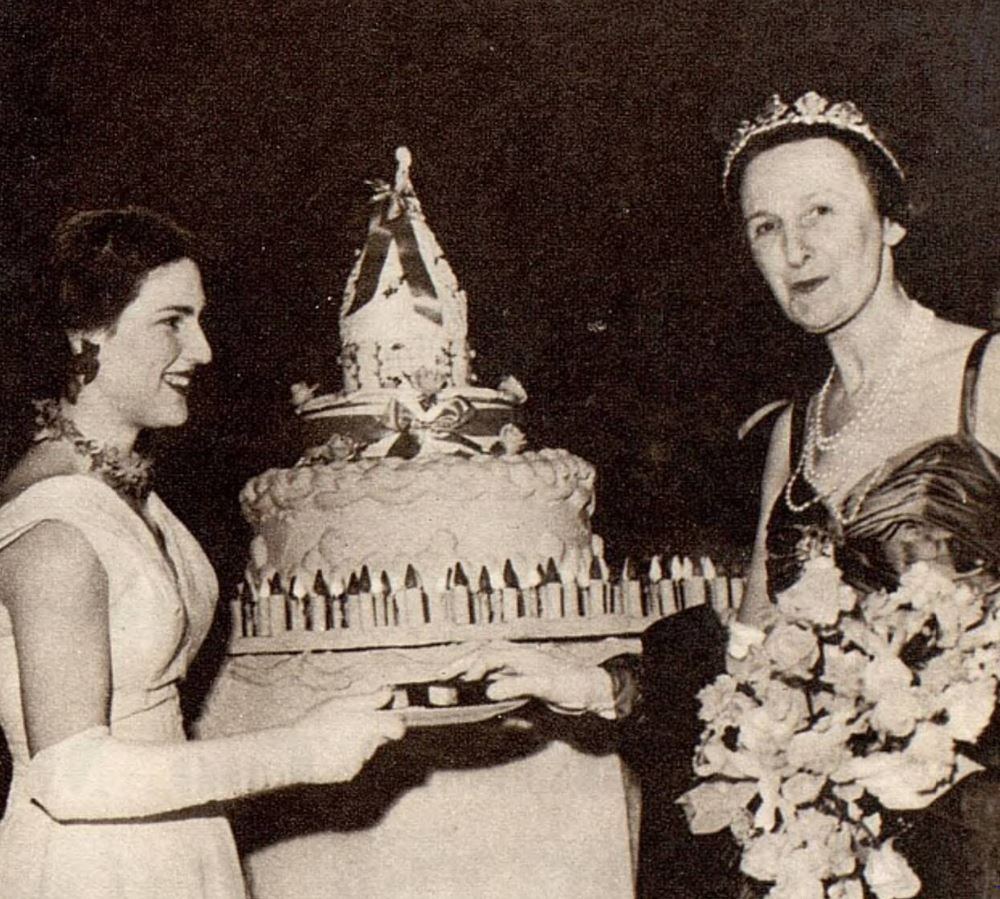 Tatler_26_May_1954_Mary_Queen_Charlotte_Ball