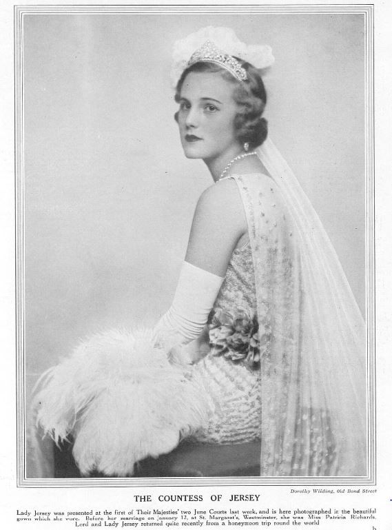 Tatler_29_June_1932_Court_presentation