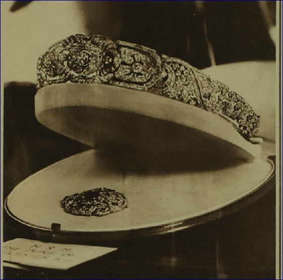 Tiara_and_brooch_from_Duke_of_Gloucester_ILN_9_Nov_1935